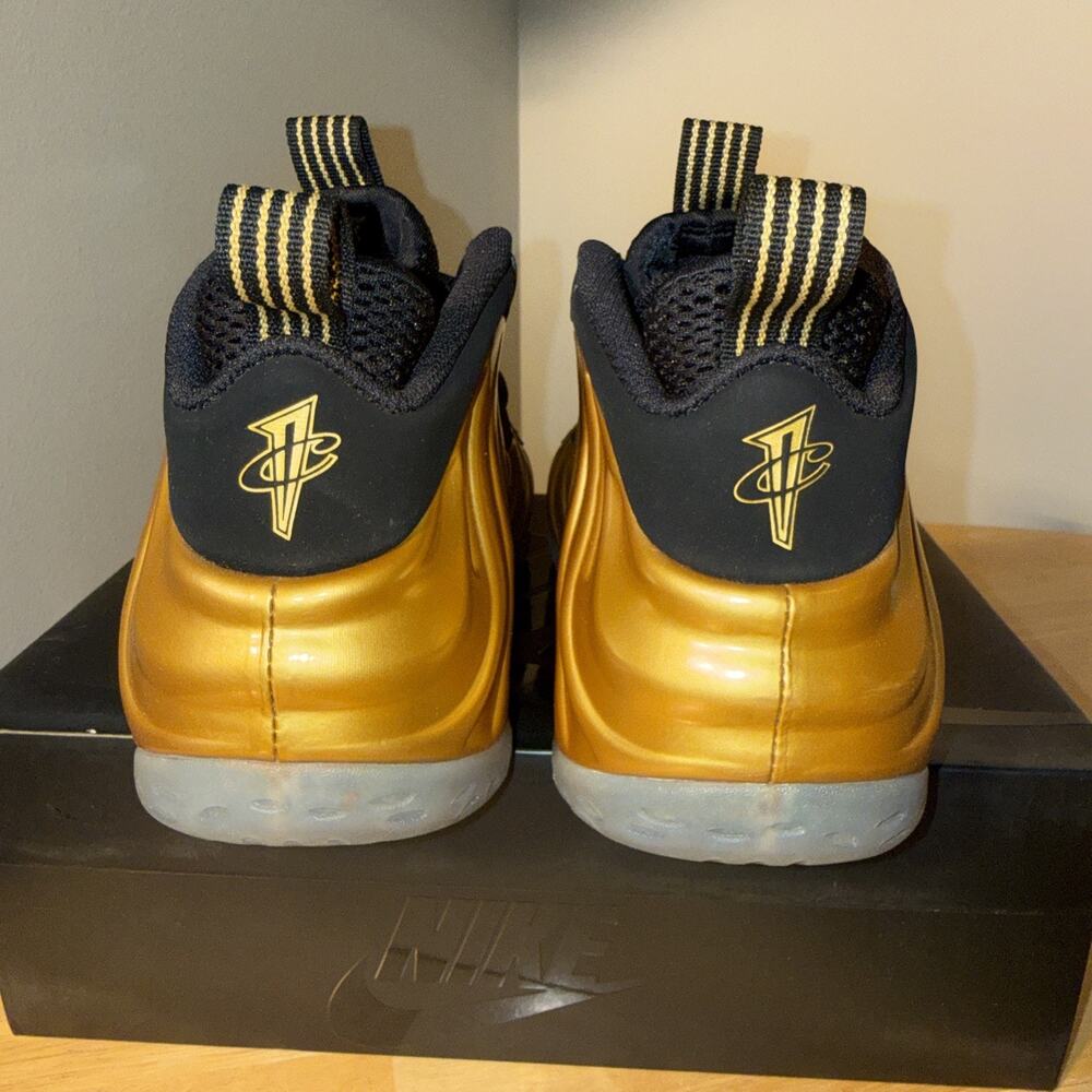 Size 10.5 - Nike Air Foamposite One Metallic Gold - Picture 6 of 11